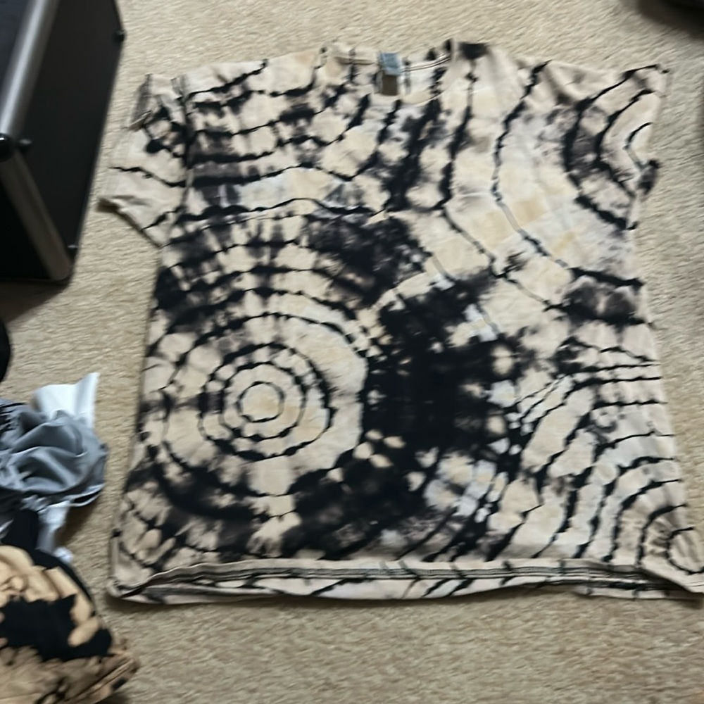 Bleached shirt with cool design
